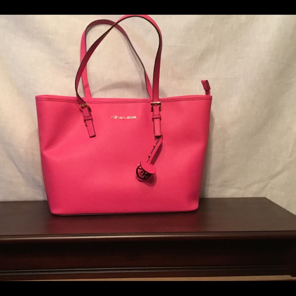 New never used large hot pick Michael Kors shoulder bag